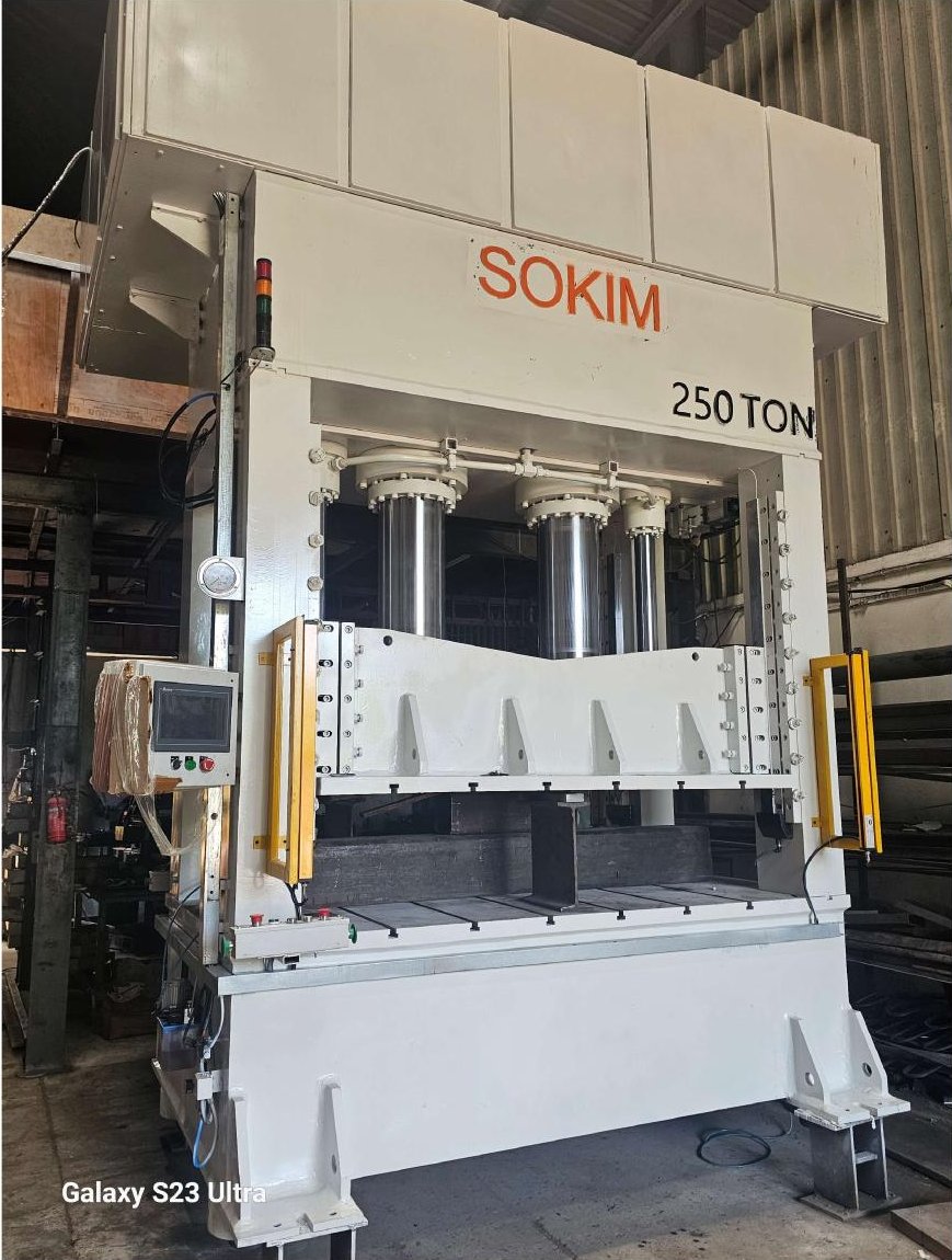 Die spotting hydraulic press machine 250 ton - SOKIM Pune
